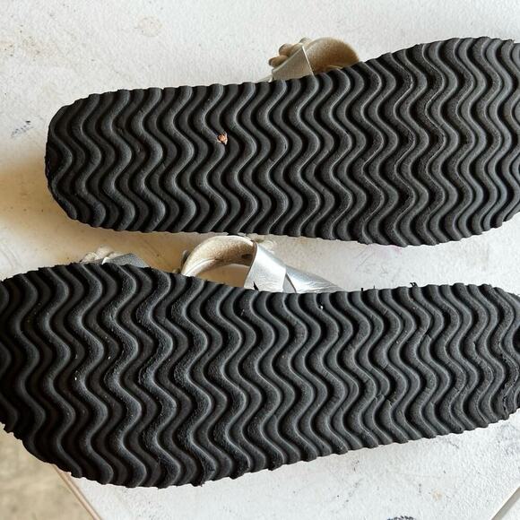 RK Collection Sandals, silver, flowers, slide in, women's size 10 - Picture 5 of 5